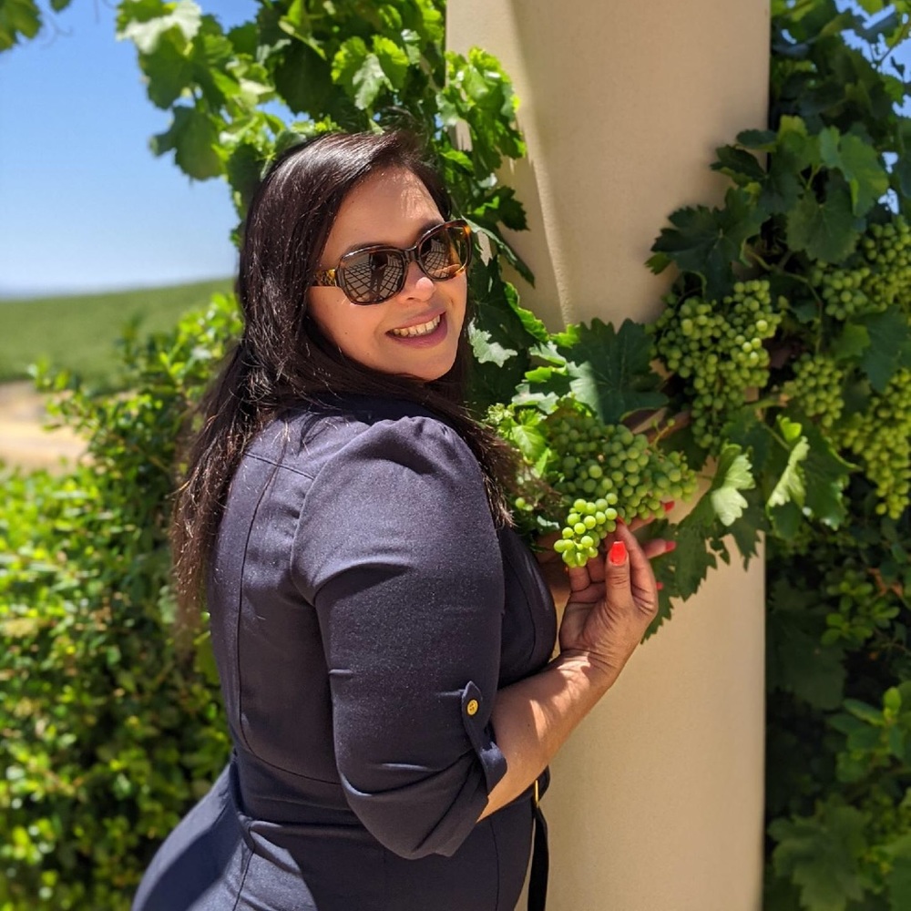 Meet your Posher, Claudia